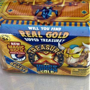 Treasure Chest with 8 Mystical Beasts to Collect